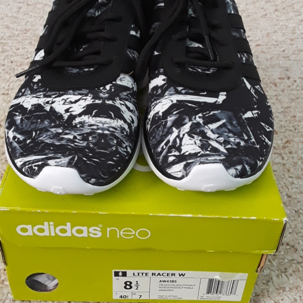 Sneackers by Adidas - Picture 4 of 7